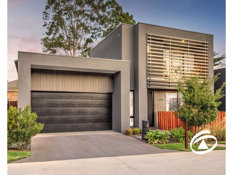 37 Willowdene Way, Berwick VIC 3806