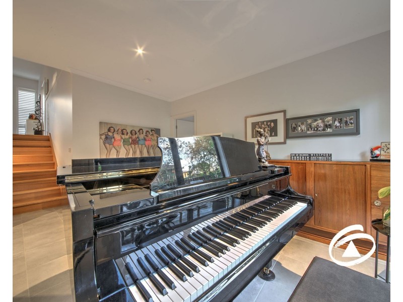 37 Willowdene Way, Berwick VIC 3806