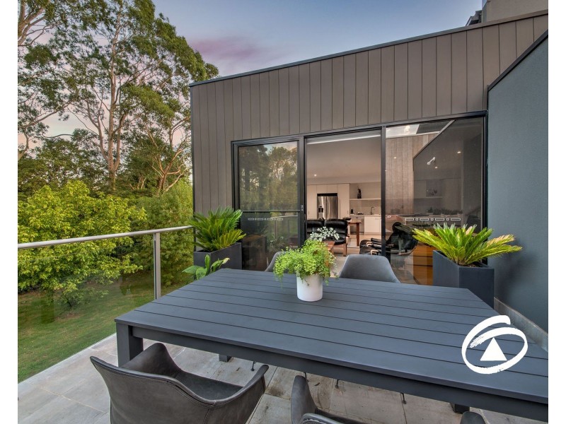 37 Willowdene Way, Berwick VIC 3806