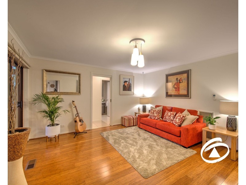 6 Newsom Court, Berwick VIC 3806