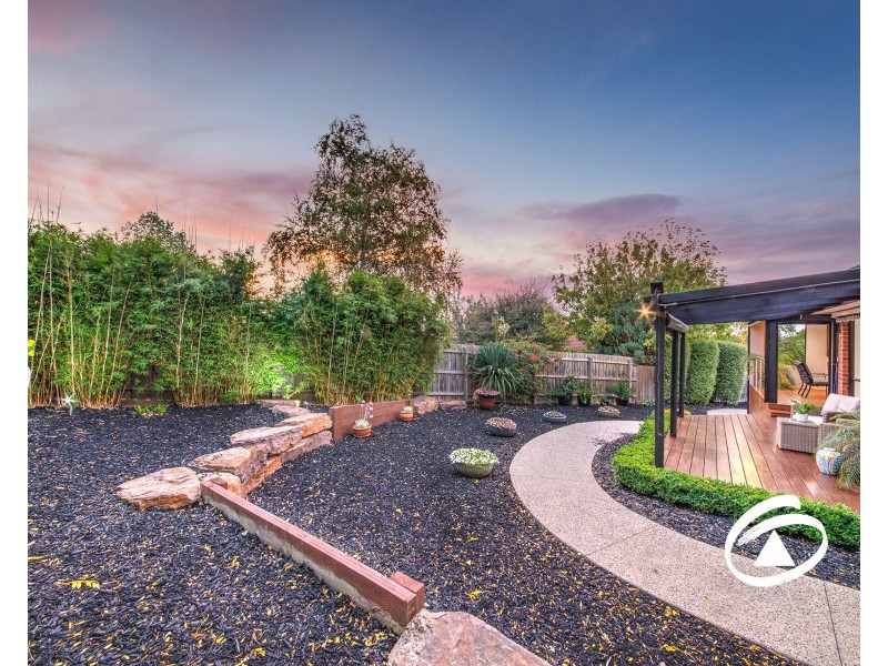 6 Newsom Court, Berwick VIC 3806