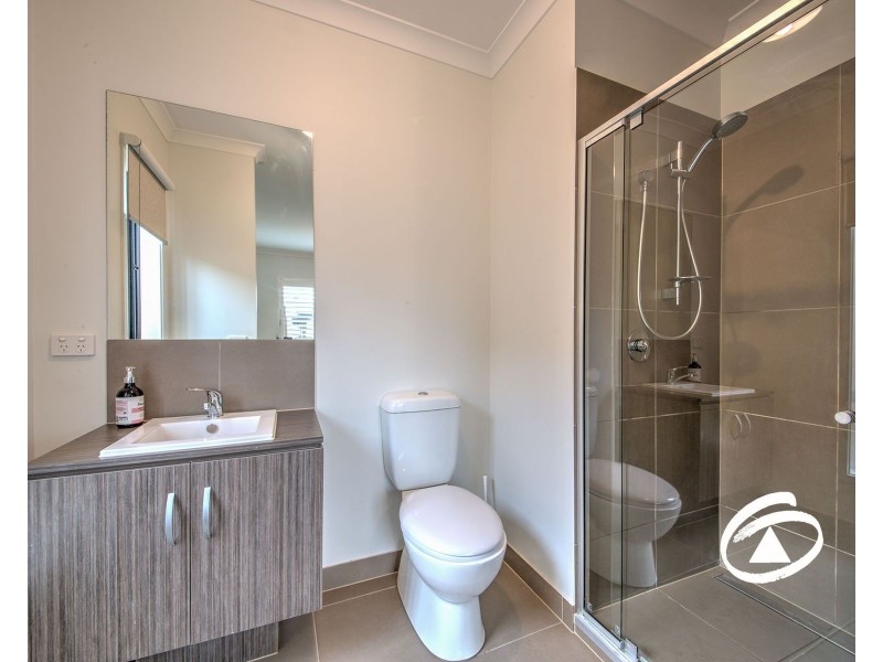 4 Garland Street, Pakenham VIC 3810