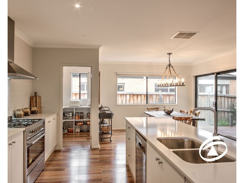 4 Garland Street, Pakenham VIC 3810