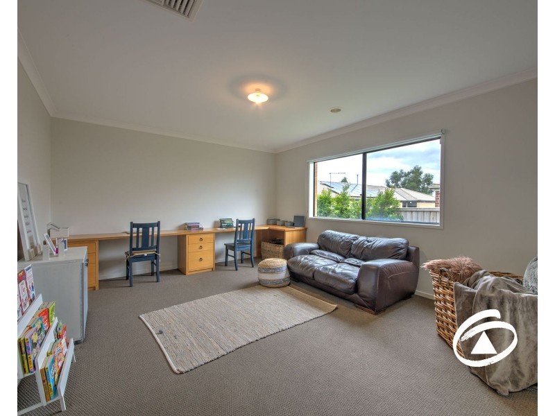 4 Garland Street, Pakenham VIC 3810