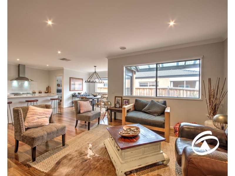 4 Garland Street, Pakenham VIC 3810