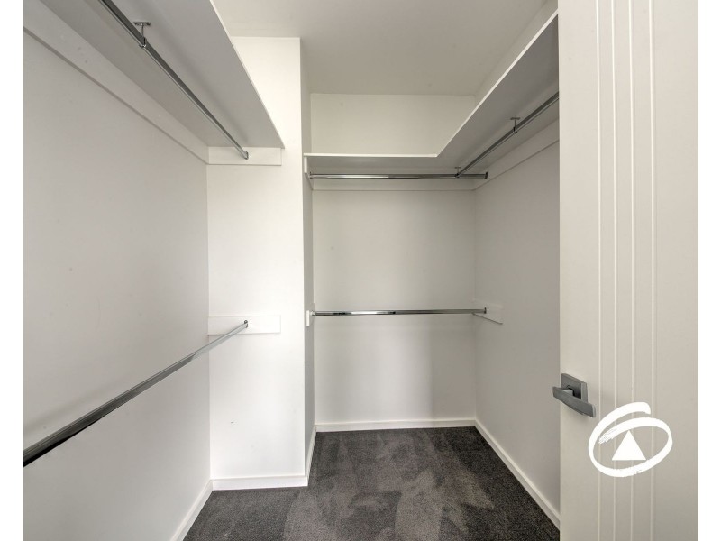 1/5  Pettit Close, Berwick VIC 3806