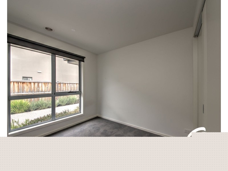 1/5  Pettit Close, Berwick VIC 3806