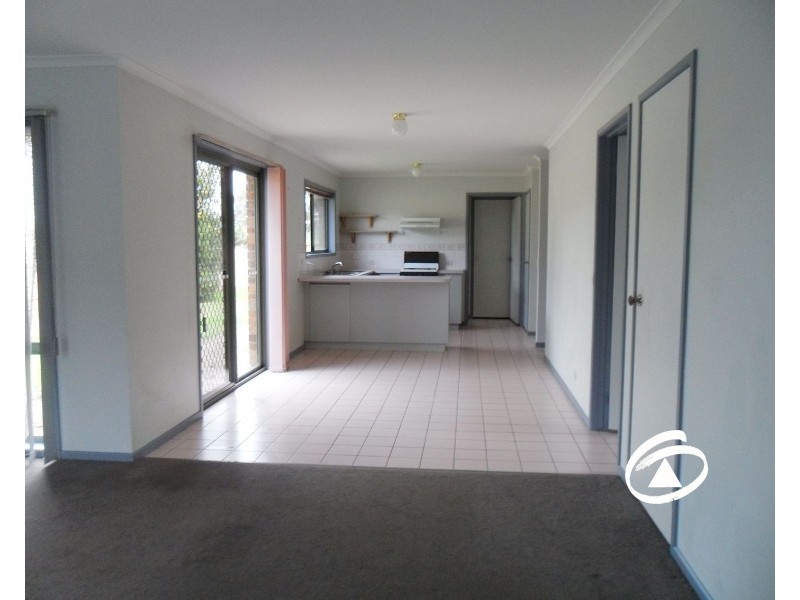 50 Collins Crescent, Berwick VIC 3806