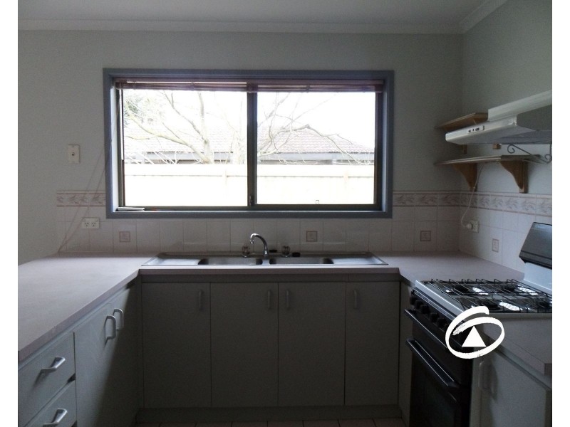 50 Collins Crescent, Berwick VIC 3806