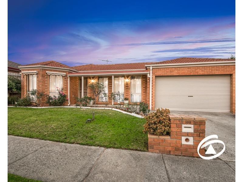 102 Amber Crescent, Narre Warren VIC 3805