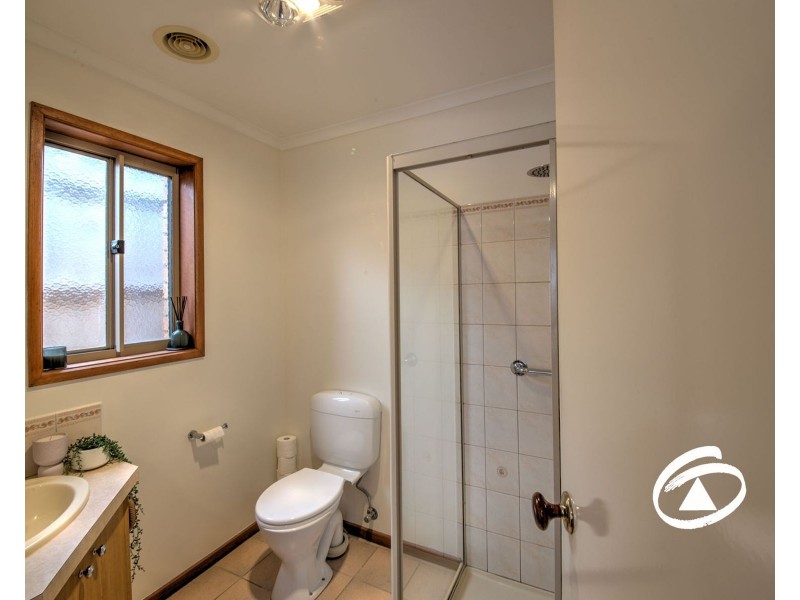 102 Amber Crescent, Narre Warren VIC 3805