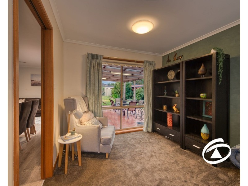 102 Amber Crescent, Narre Warren VIC 3805