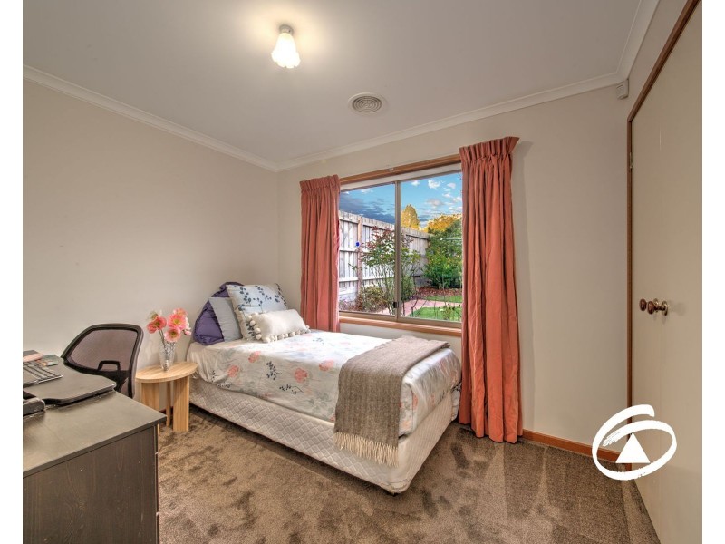 102 Amber Crescent, Narre Warren VIC 3805