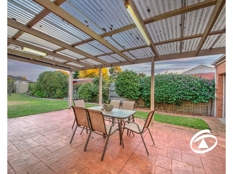 102 Amber Crescent, Narre Warren VIC 3805