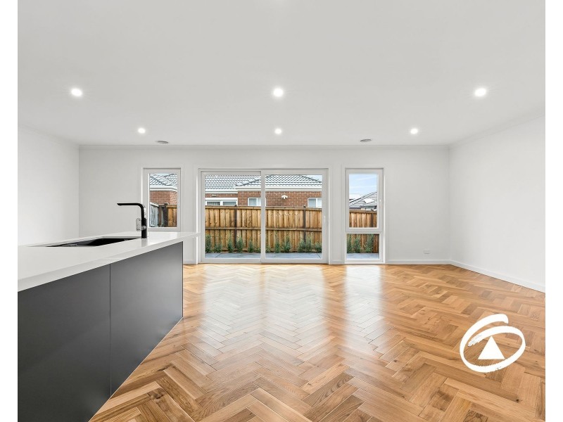 15 Tin Alley Avenue, Clyde VIC 3978