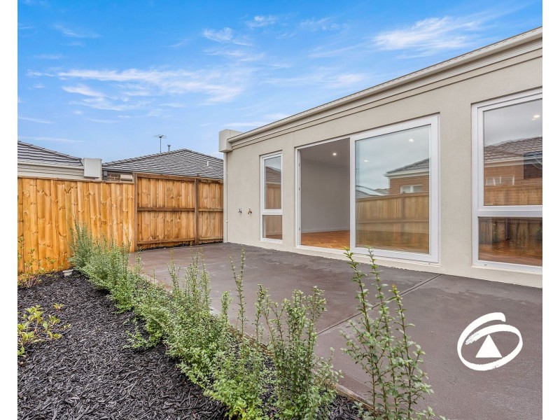 15 Tin Alley Avenue, Clyde VIC 3978