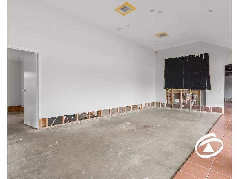 1 Strathaird Drive, Narre Warren South VIC 3805