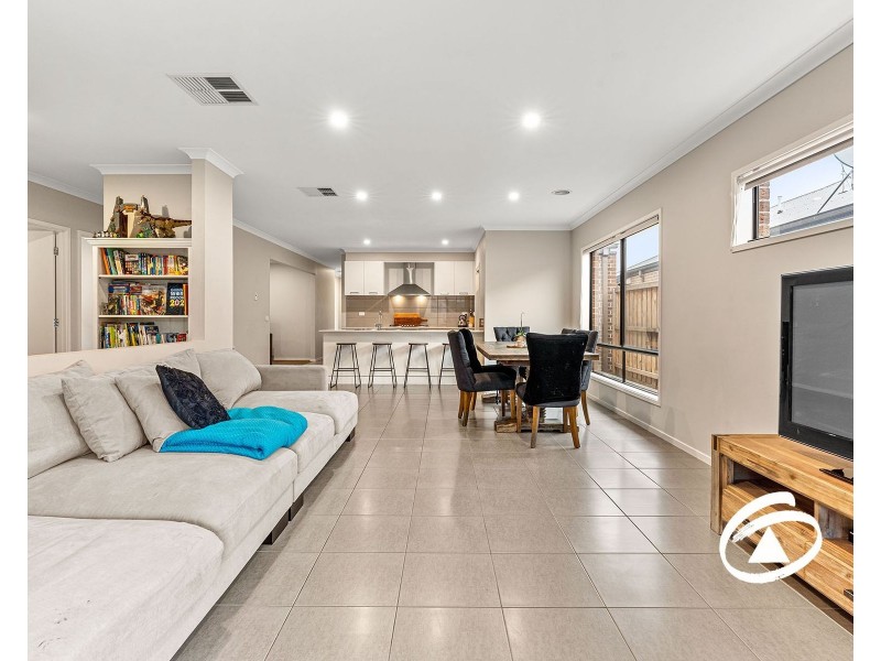 13 Creekside Street, Clyde VIC 3978