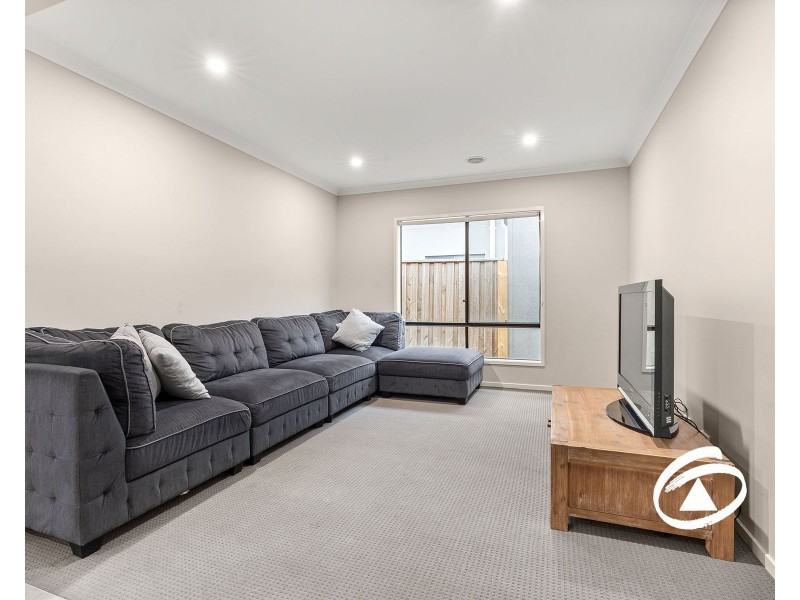 13 Creekside Street, Clyde VIC 3978