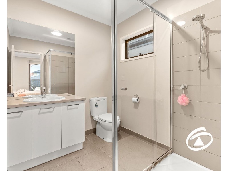 13 Creekside Street, Clyde VIC 3978