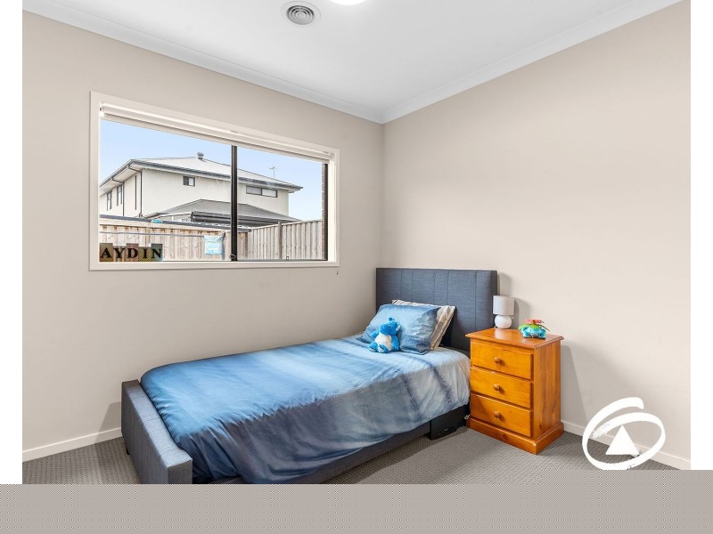 13 Creekside Street, Clyde VIC 3978