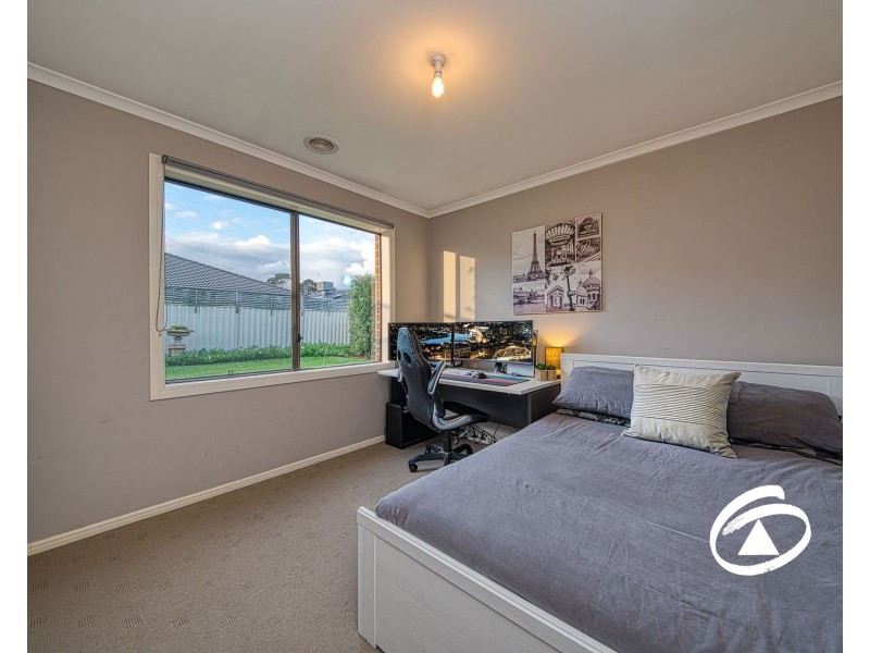 19 Pomegranate Way, Pakenham VIC 3810