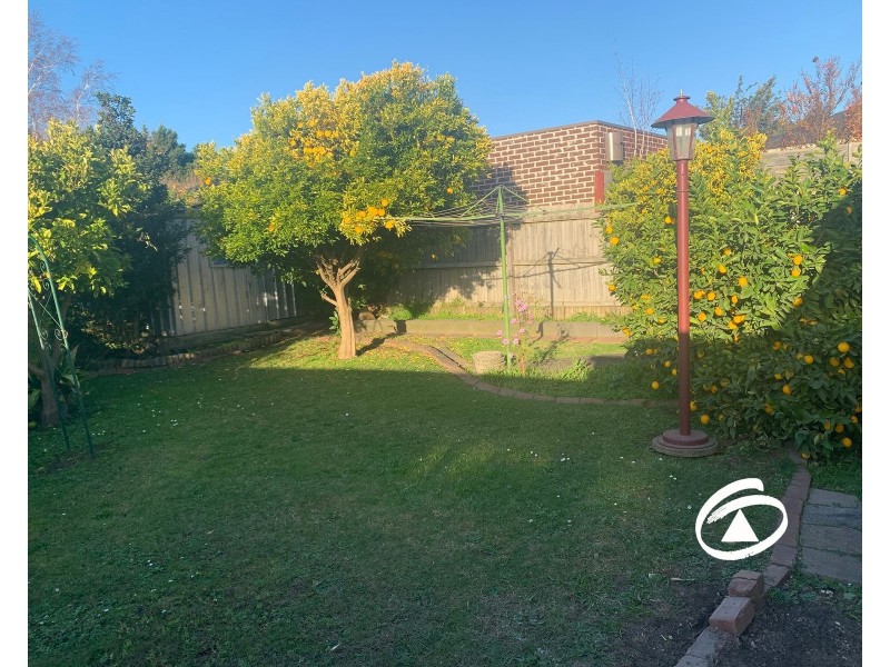 4 Hardy Court, Berwick VIC 3806