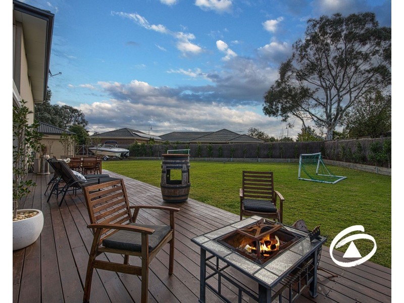 40 St Ives Drive, Narre Warren South VIC 3805
