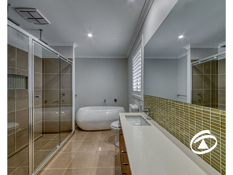 40 St Ives Drive, Narre Warren South VIC 3805