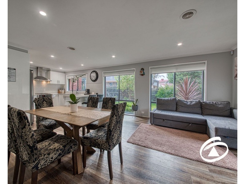 63 Ravensthorpe Crescent, Narre Warren VIC 3805