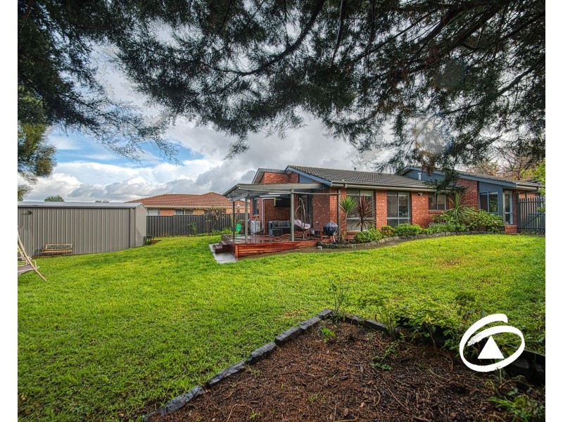 63 Ravensthorpe Crescent, Narre Warren VIC 3805
