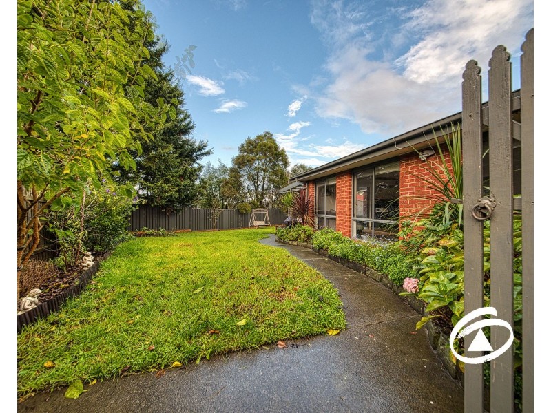 63 Ravensthorpe Crescent, Narre Warren VIC 3805