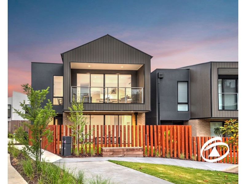 2 Willowdene Way, Berwick VIC 3806