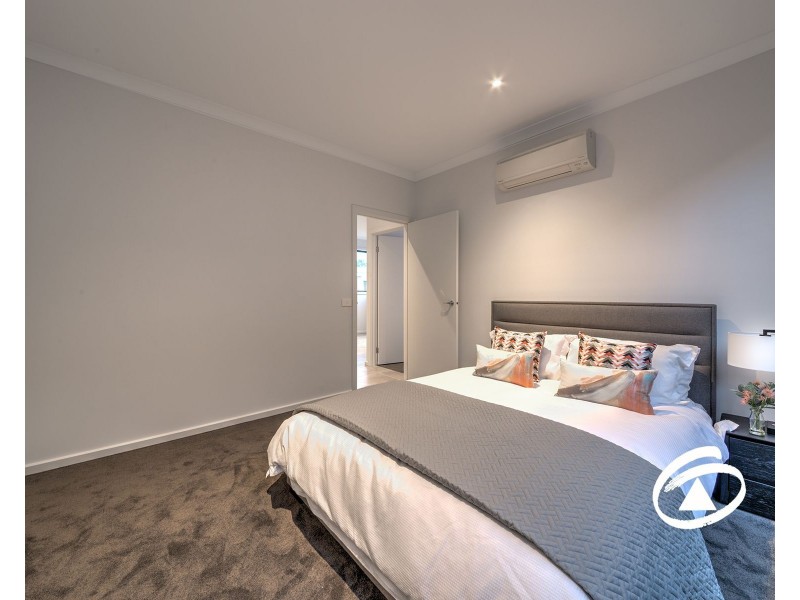 2 Willowdene Way, Berwick VIC 3806