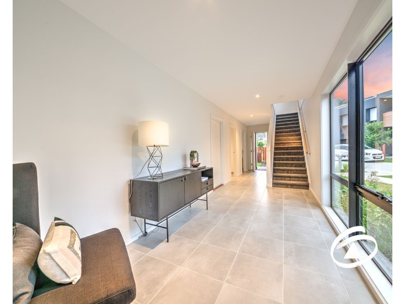 2 Willowdene Way, Berwick VIC 3806