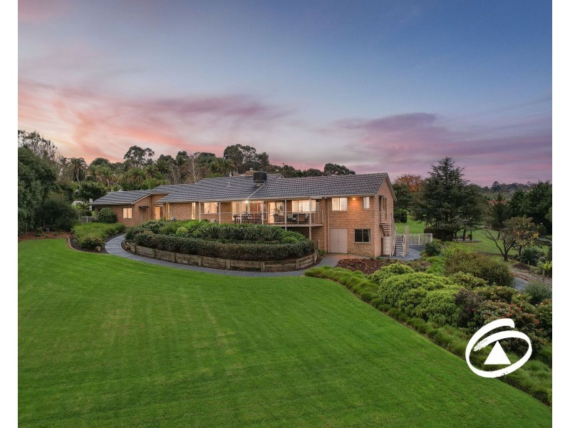 17-19 Leemak Crescent, Berwick VIC 3806
