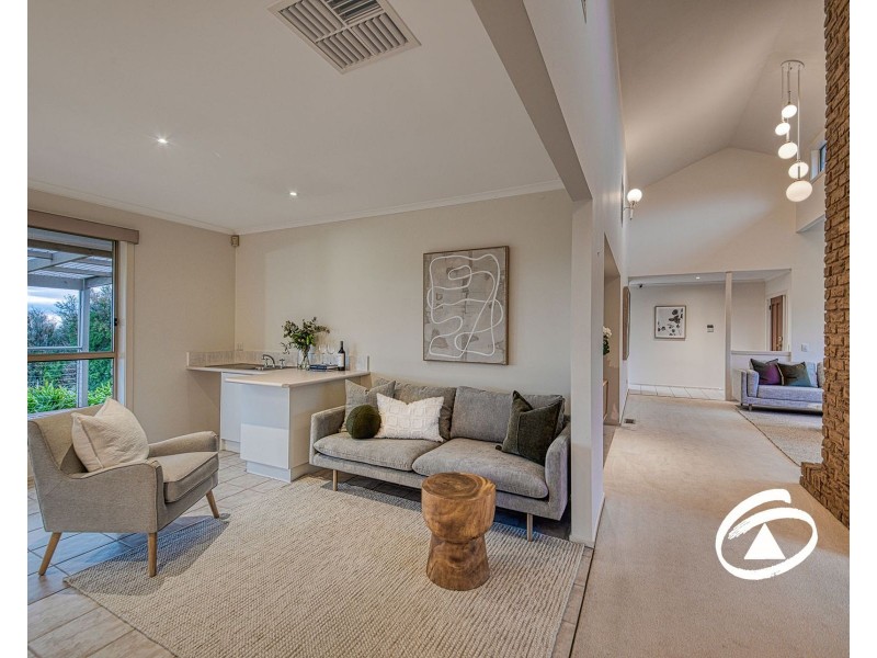 17-19 Leemak Crescent, Berwick VIC 3806