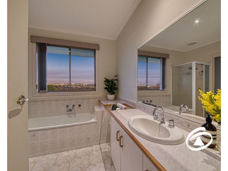 17-19 Leemak Crescent, Berwick VIC 3806