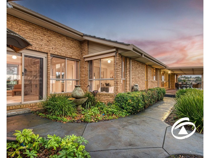 17-19 Leemak Crescent, Berwick VIC 3806