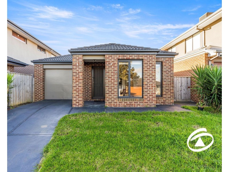 6 Fernlea Street, Clyde North VIC 3978