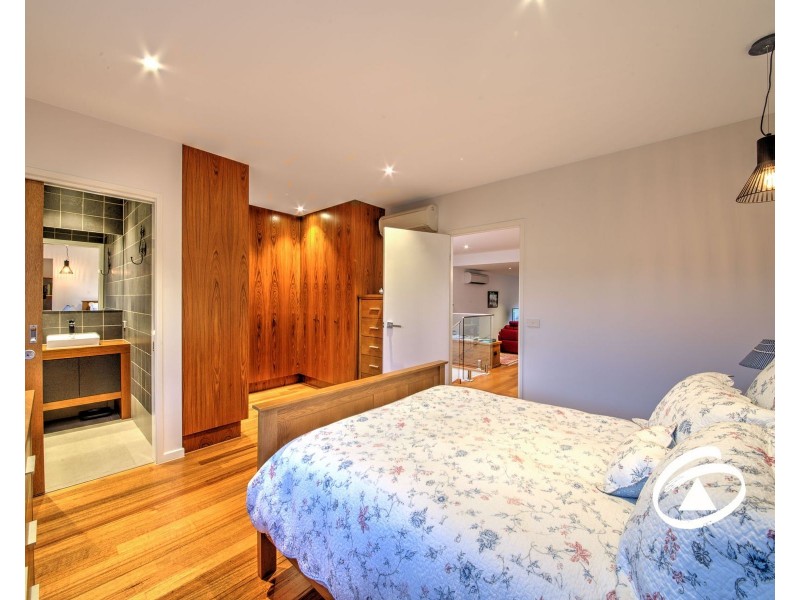 1/14 Peel Street, Berwick VIC 3806