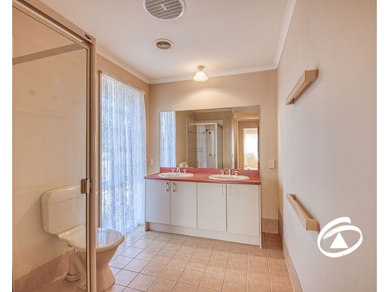 1 Croxley Place, Narre Warren South VIC 3805