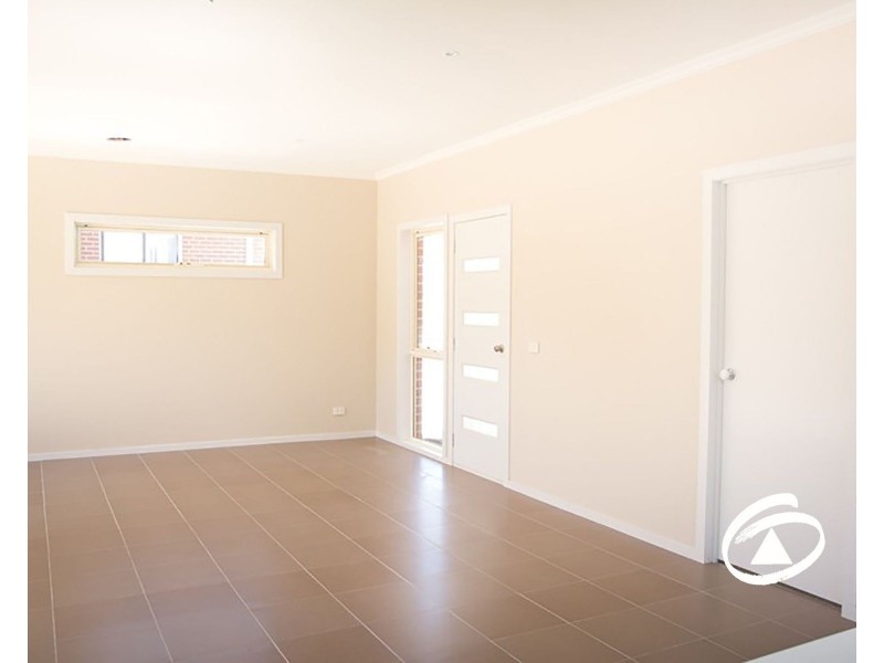 2/84 Sweeney Drive, Narre Warren VIC 3805