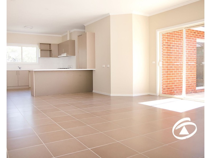 2/84 Sweeney Drive, Narre Warren VIC 3805