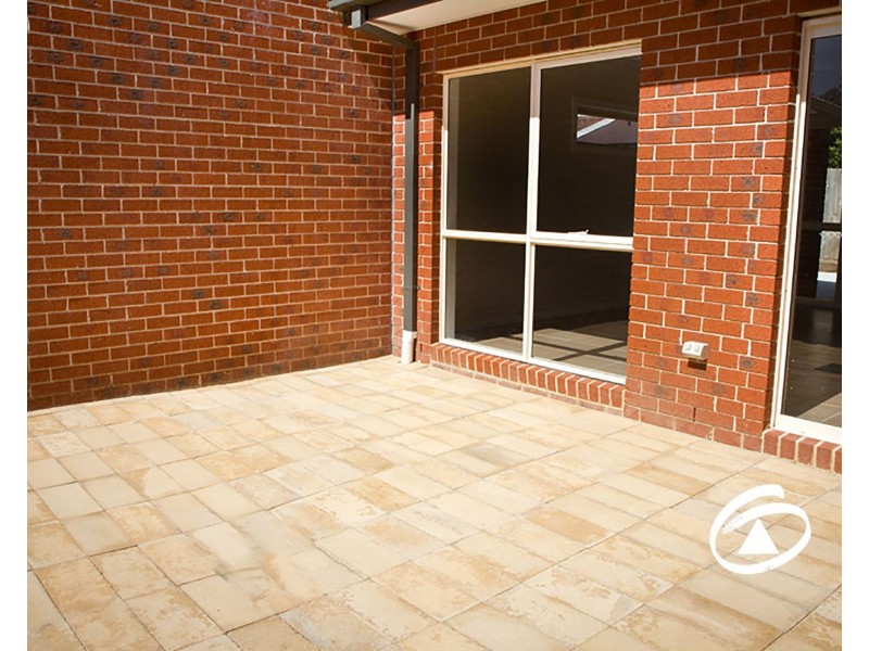 2/84 Sweeney Drive, Narre Warren VIC 3805