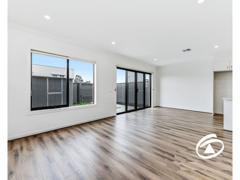 27 Pennine Circuit, Officer VIC 3809