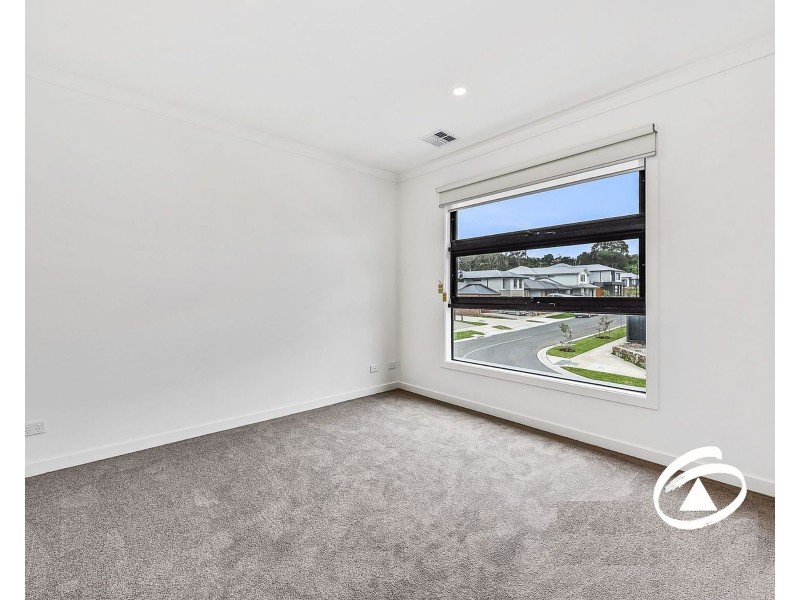 27 Pennine Circuit, Officer VIC 3809