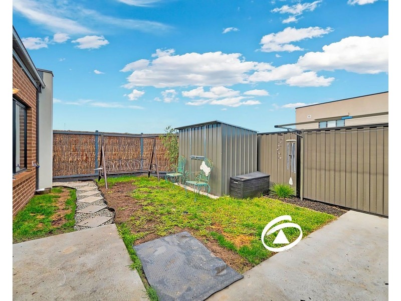 27 Pennine Circuit, Officer VIC 3809