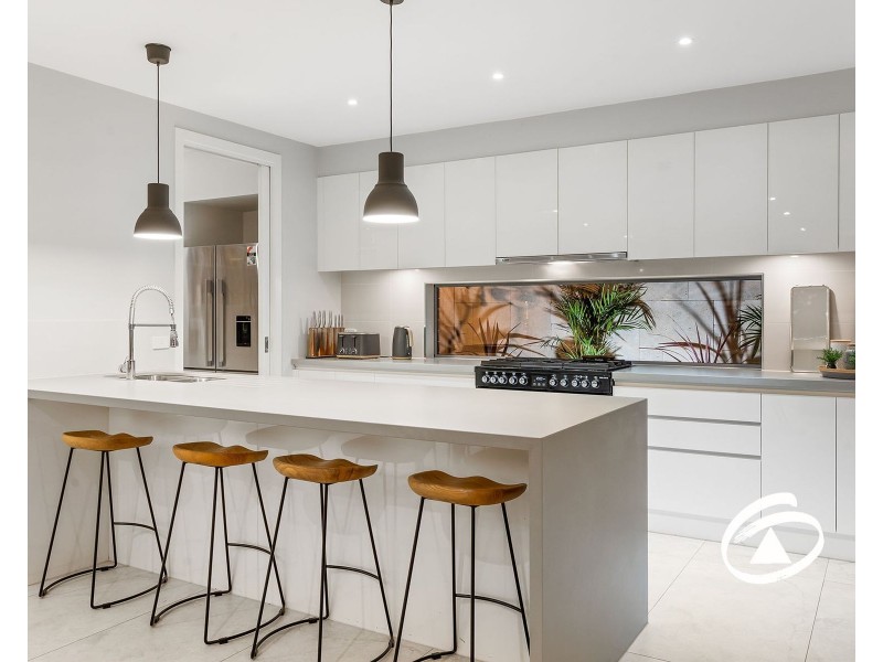 3 Graziers Crescent, Clyde North VIC 3978