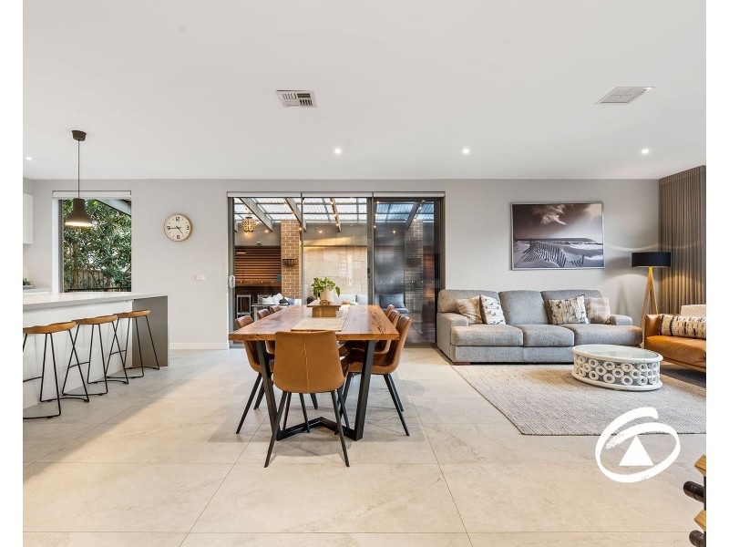 3 Graziers Crescent, Clyde North VIC 3978